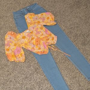 No Boundaries Skinny Jeans Size 3 & H&M Floral Croptop XS Bundle